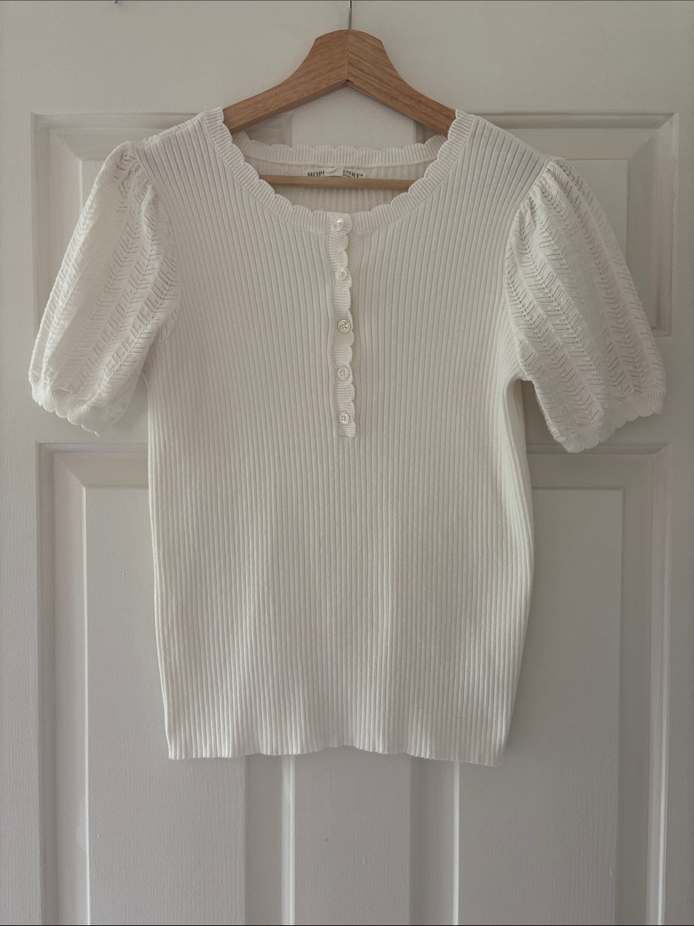 Hope & Henry White Puff-Sleeve Ribbed Henley Top by Size M